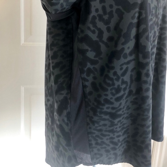 Lululemon Day Trip Blouse - Picture 3 of 6